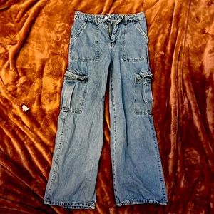 Wide leg cargo jeans